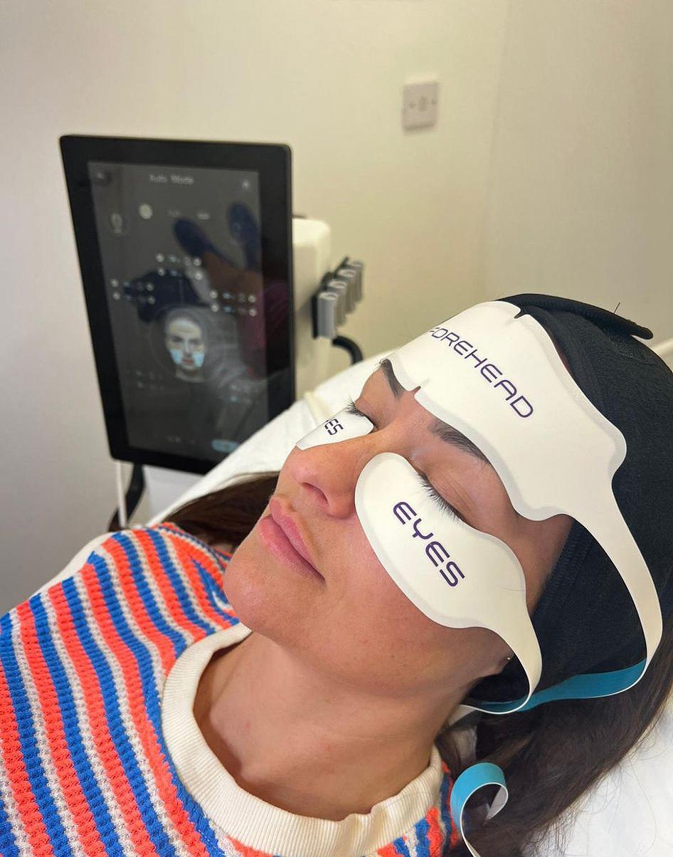 Every treatment is customised to your skin needs, giving you results that look and feel natural.